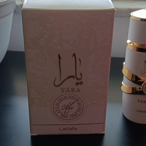 Perfum - Picture 1 of 2